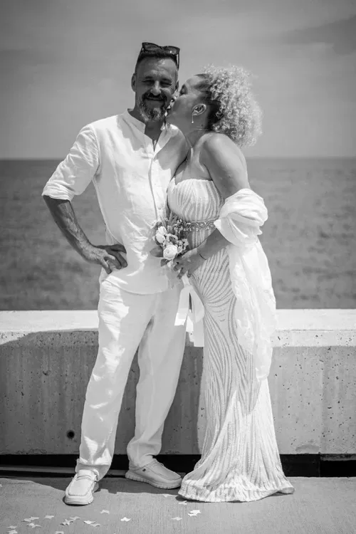 Retrato de pareja en boda en Vilanova i la Geltrú — fotografía editorial
